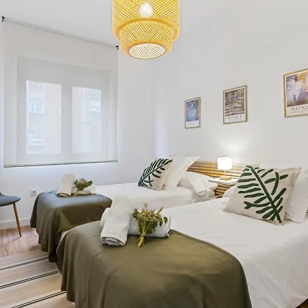 Monet, Con Terraza, Cuna Y Trona Apartment *