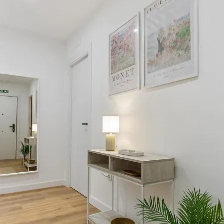 Apartment Monet, Con Terraza, Cuna Y Trona *