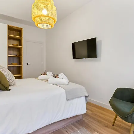 Monet, Con Terraza, Cuna Y Trona