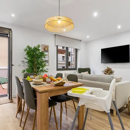 Monet, Con Terraza, Cuna Y Trona Appartement